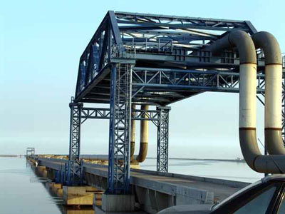 螺旋钢管应用在天津港原油码头工程